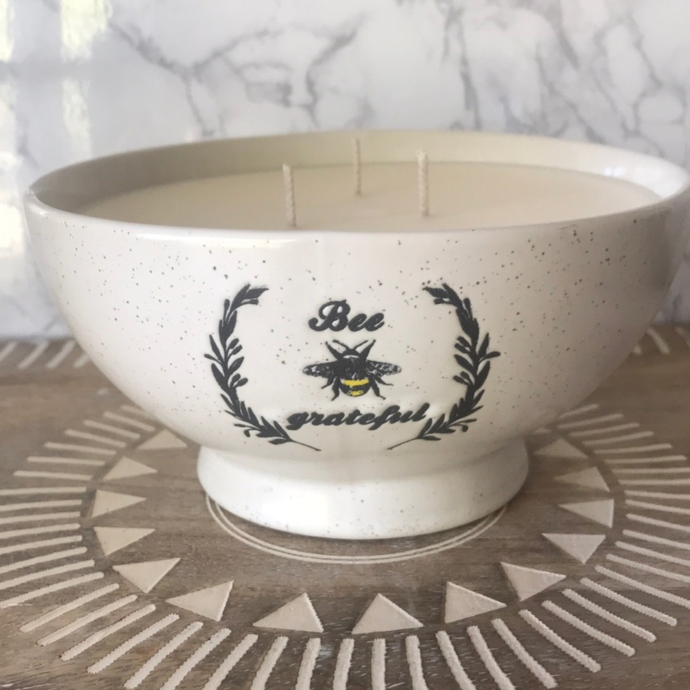 ‘Bee Grateful’ 16 oz soy candle